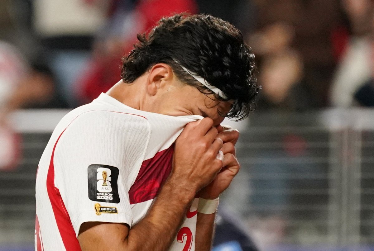 😢 Can Uzun ve Mert Müldür'ün maç sonu üzüntüsü... futbolsonhaber.com